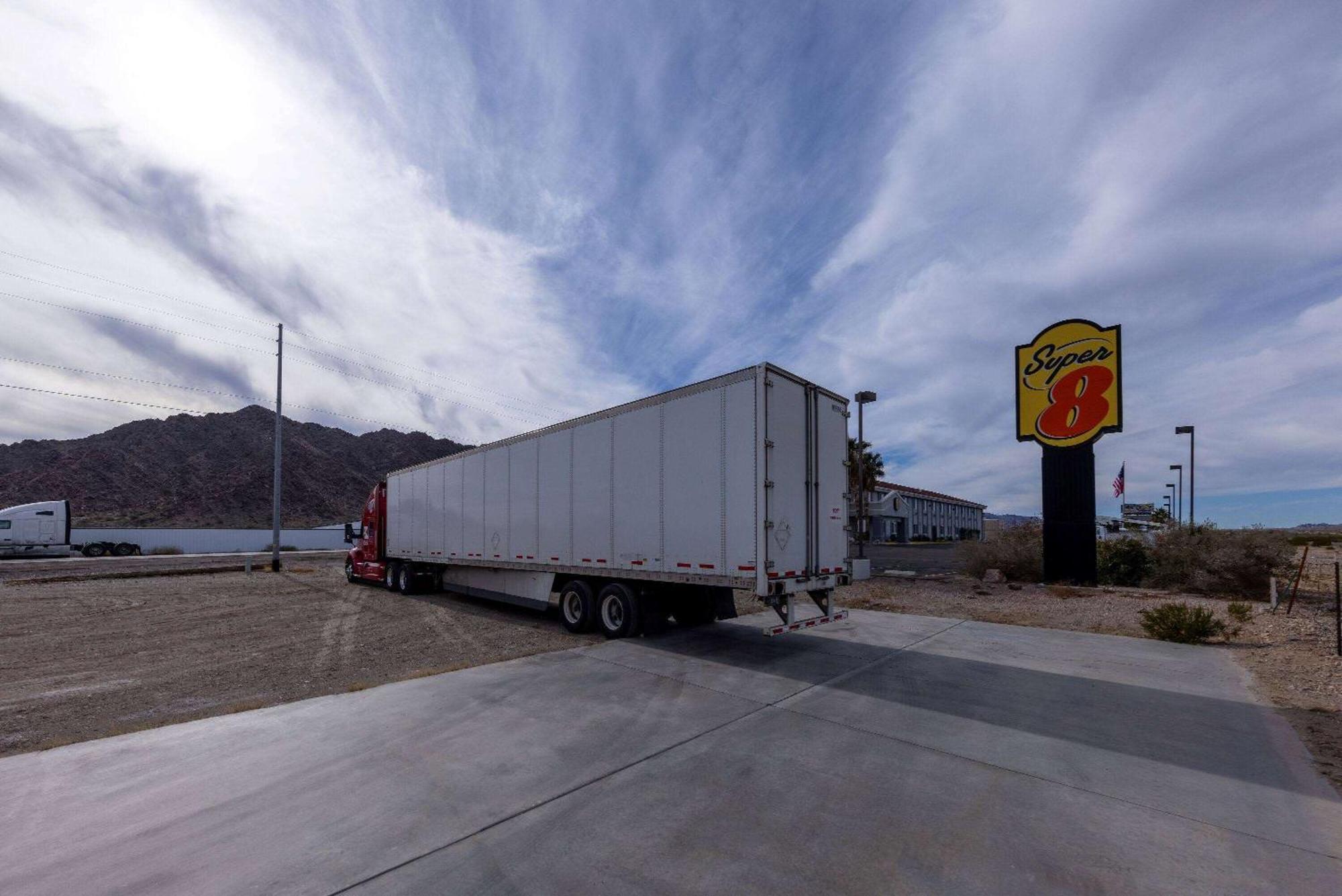 Super 8 By Wyndham Quartzsite Az Hotel Buitenkant foto