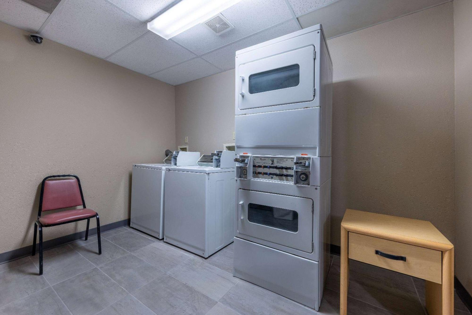 Super 8 By Wyndham Quartzsite Az Hotel Buitenkant foto
